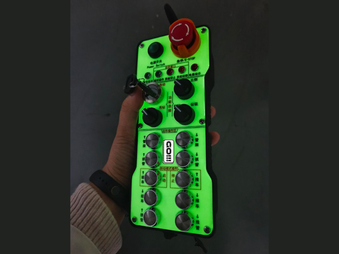 帶夜視功能本安防爆工業(yè)無線遙控器FBDH-Z10F2X3YS3ZSDFK485